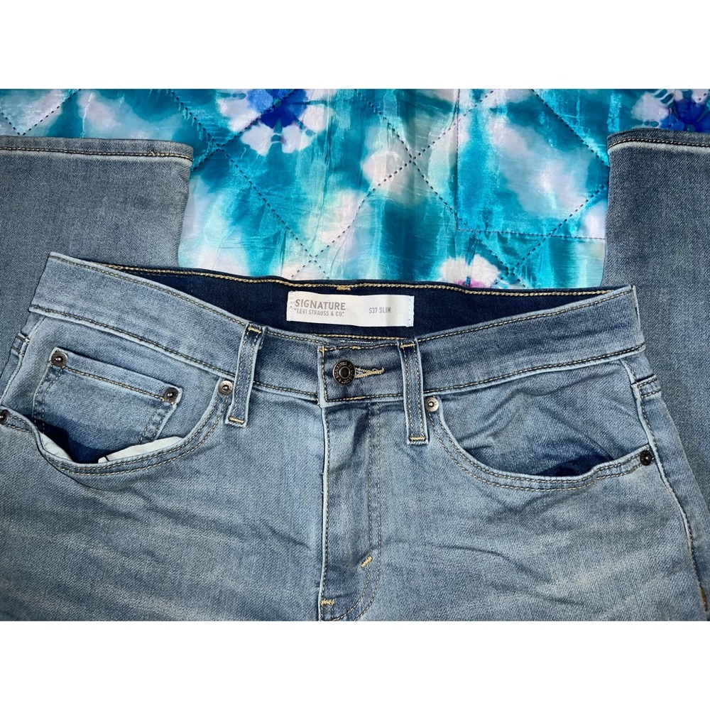 Levi Signature Style Jeans - Picture 2 of 5